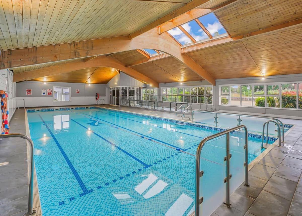 Broadlands Park And Marina Hotel Pakefield ภายนอก รูปภาพ